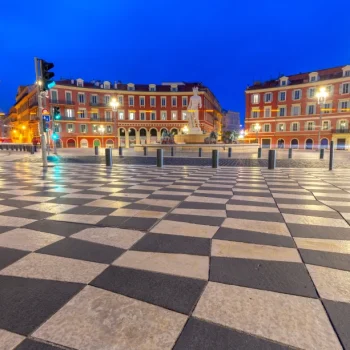 hotel-vendome-nice-carnaval-de-france-place-massena